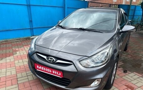Hyundai Solaris II рестайлинг, 2013 год, 780 000 рублей, 2 фотография