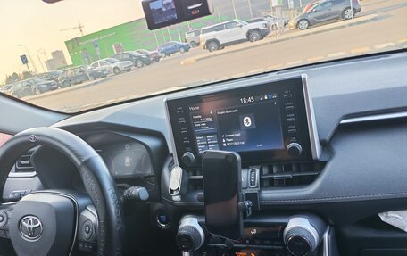 Toyota RAV4, 2021 год, 3 300 000 рублей, 9 фотография
