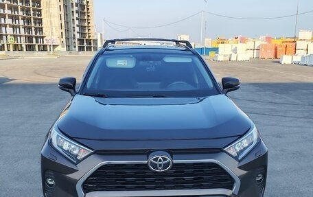 Toyota RAV4, 2021 год, 3 300 000 рублей, 2 фотография