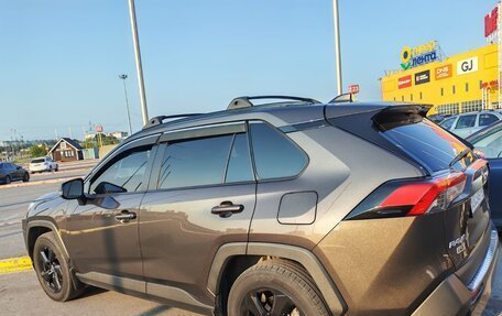 Toyota RAV4, 2021 год, 3 300 000 рублей, 6 фотография