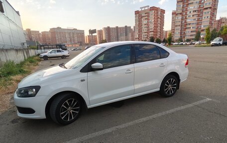 Volkswagen Polo VI (EU Market), 2015 год, 1 050 000 рублей, 2 фотография
