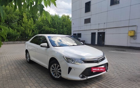 Toyota Camry, 2015 год, 1 390 000 рублей, 2 фотография