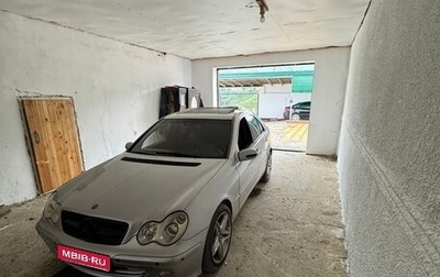 Mercedes-Benz C-Класс, 2003 год, 700 000 рублей, 1 фотография
