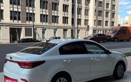 KIA Rio IV, 2017 год, 990 000 рублей, 3 фотография