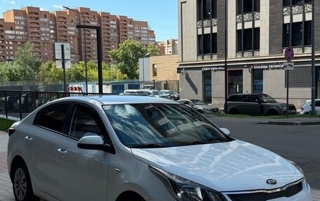 KIA Rio IV, 2017 год, 990 000 рублей, 2 фотография