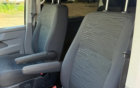Volkswagen Caravelle T6 рестайлинг, 2020 год, 4 200 000 рублей, 17 фотография