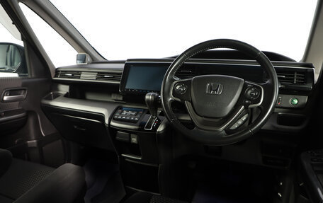 Honda Stepwgn IV, 2015 год, 1 849 000 рублей, 10 фотография