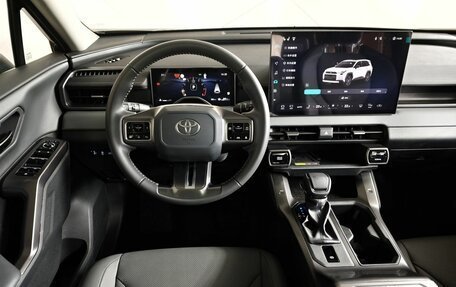 Toyota RAV4, 2026 год, 4 300 000 рублей, 19 фотография