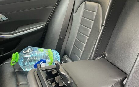 BMW 3 серия, 2018 год, 2 999 999 рублей, 13 фотография