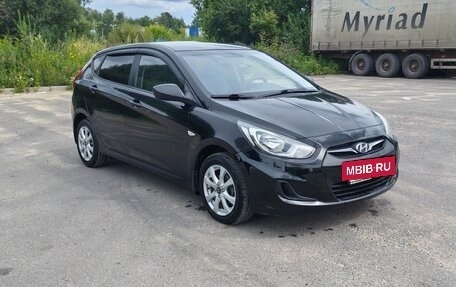Hyundai Solaris II рестайлинг, 2012 год, 720 000 рублей, 6 фотография