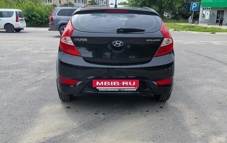 Hyundai Solaris II рестайлинг, 2012 год, 720 000 рублей, 3 фотография