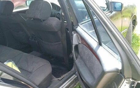 Mercedes-Benz E-Класс, 1996 год, 300 000 рублей, 9 фотография