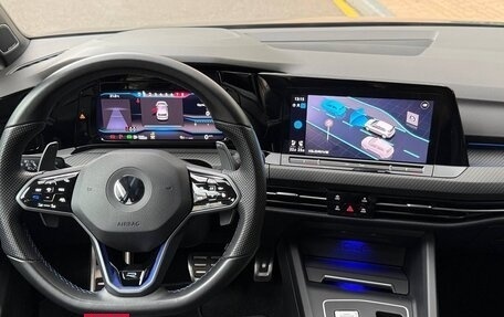 Volkswagen Golf R, 2022 год, 5 900 000 рублей, 19 фотография