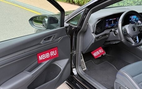 Volkswagen Golf R, 2022 год, 5 900 000 рублей, 15 фотография