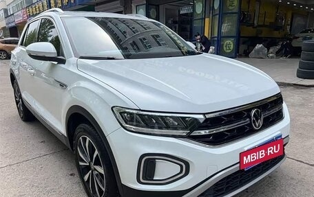 Volkswagen T-Roc I, 2023 год, 1 485 111 рублей, 2 фотография