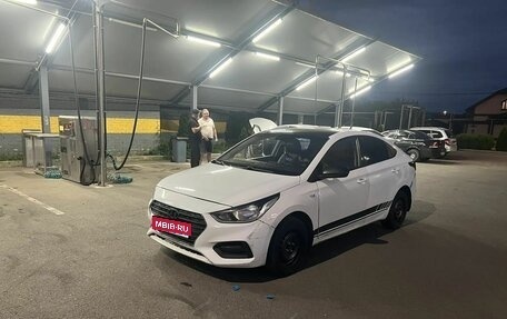 Hyundai Solaris II рестайлинг, 2017 год, 455 000 рублей, 1 фотография