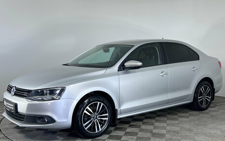 Volkswagen Jetta VI, 2013 год, 992 000 рублей, 1 фотография