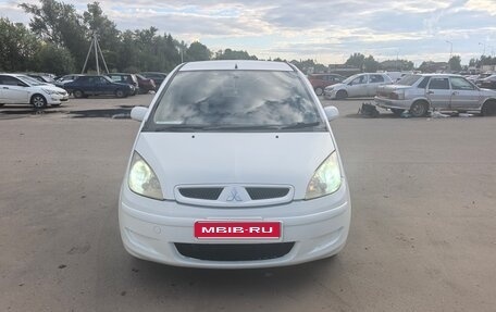 Mitsubishi Colt VI рестайлинг, 2002 год, 260 000 рублей, 1 фотография