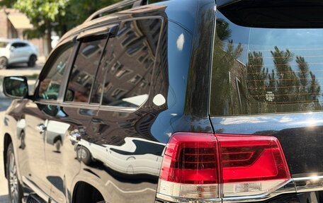 Toyota Land Cruiser 200, 2017 год, 10 700 000 рублей, 8 фотография