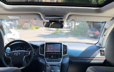 Toyota Land Cruiser 200, 2017 год, 10 700 000 рублей, 16 фотография