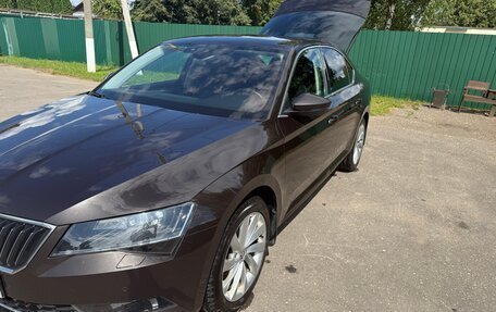 Skoda Superb III рестайлинг, 2018 год, 2 400 000 рублей, 3 фотография