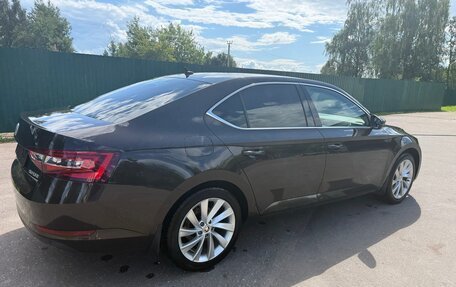 Skoda Superb III рестайлинг, 2018 год, 2 400 000 рублей, 6 фотография