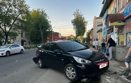 Hyundai Solaris II рестайлинг, 2013 год, 250 000 рублей, 2 фотография