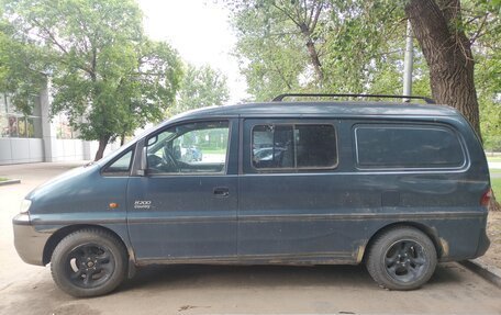 Hyundai H200 I, 2000 год, 290 000 рублей, 2 фотография