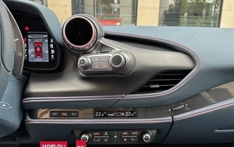 Ferrari F8, 2023 год, 23 000 000 рублей, 28 фотография