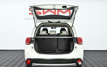 Mitsubishi Outlander III рестайлинг 3, 2016 год, 1 515 000 рублей, 15 фотография