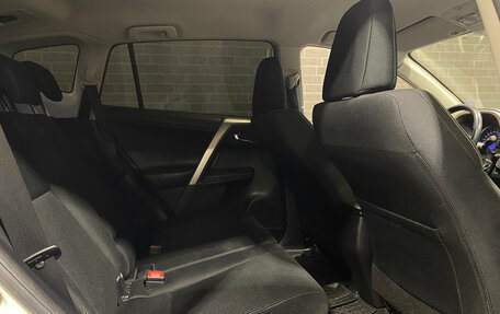 Toyota RAV4, 2015 год, 1 750 000 рублей, 12 фотография
