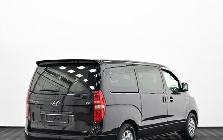 Hyundai Grand Starex Grand Starex I рестайлинг 2, 2013 год, 1 585 000 рублей, 4 фотография