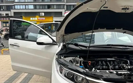 Honda Vezel, 2022 год, 1 183 000 рублей, 10 фотография