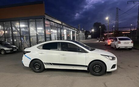 Hyundai Solaris II рестайлинг, 2017 год, 455 000 рублей, 4 фотография