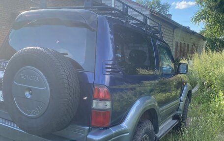 Toyota Land Cruiser Prado 90 рестайлинг, 1997 год, 1 800 000 рублей, 3 фотография