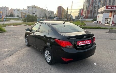 Hyundai Solaris II рестайлинг, 2016 год, 950 000 рублей, 3 фотография