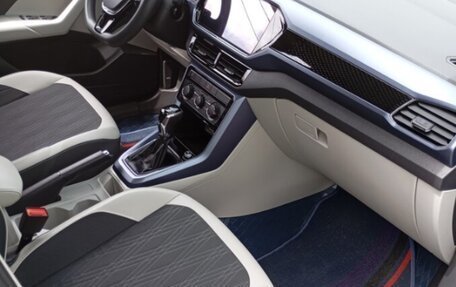 Volkswagen T-Cross I, 2020 год, 1 750 000 рублей, 7 фотография