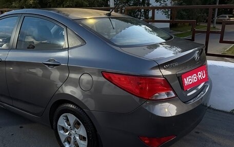 Hyundai Solaris II рестайлинг, 2015 год, 750 000 рублей, 3 фотография