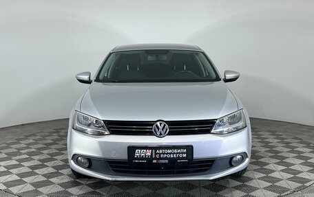 Volkswagen Jetta VI, 2013 год, 992 000 рублей, 2 фотография