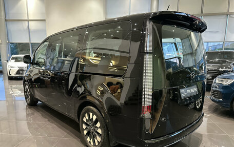 Hyundai Staria, 2023 год, 6 302 000 рублей, 8 фотография