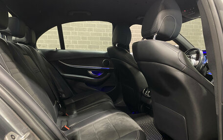 Mercedes-Benz E-Класс, 2019 год, 2 750 000 рублей, 11 фотография