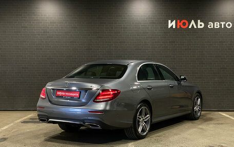 Mercedes-Benz E-Класс, 2019 год, 2 750 000 рублей, 5 фотография