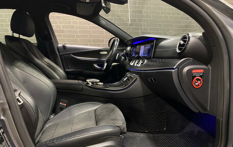 Mercedes-Benz E-Класс, 2019 год, 2 750 000 рублей, 10 фотография