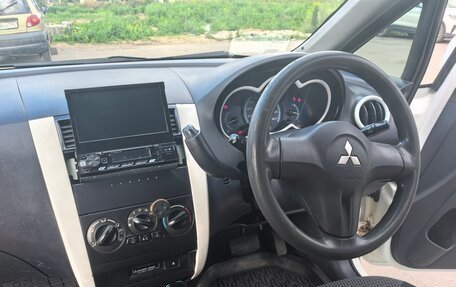Mitsubishi Colt VI рестайлинг, 2002 год, 260 000 рублей, 19 фотография