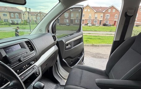 Peugeot Traveller I, 2020 год, 2 840 000 рублей, 21 фотография
