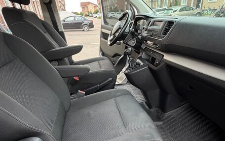 Peugeot Traveller I, 2020 год, 2 840 000 рублей, 24 фотография