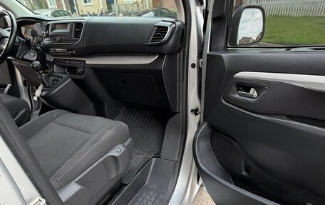 Peugeot Traveller I, 2020 год, 2 840 000 рублей, 23 фотография