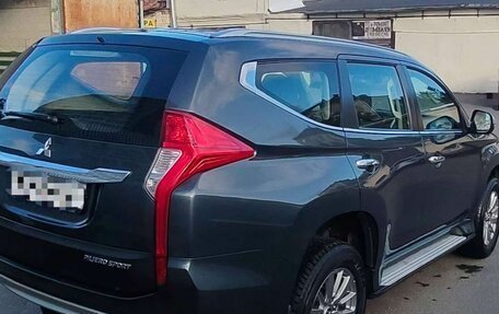 Mitsubishi Pajero Sport III рестайлинг, 2018 год, 2 700 000 рублей, 3 фотография