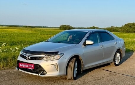Toyota Camry, 2015 год, 1 950 000 рублей, 3 фотография