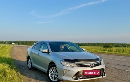 Toyota Camry, 2015 год, 1 950 000 рублей, 2 фотография